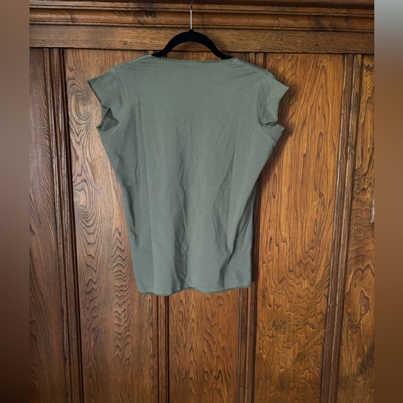 JOY ORGANIC 100% organic cotton vneck army green cap sleeve t-shirt. SOFT. NEW. - Picture 6 of 8